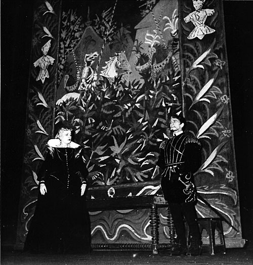Comédie Française 1943. Doña Honoria (Henriette Barreau) et Don Pélage (Yonnel), journée II, scène 3
